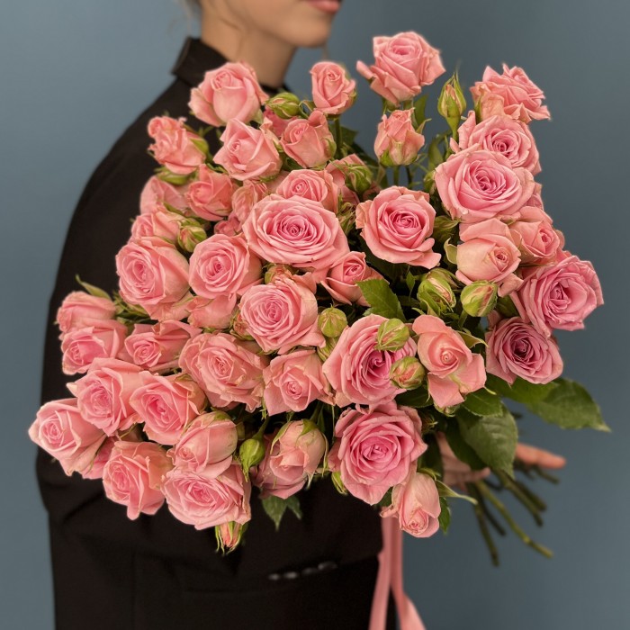 9 кустовых роз Одилия 80 см